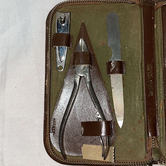 Vintage nail care kit - Picture 2 of 7